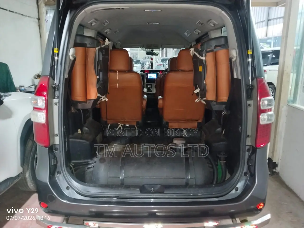 Toyota Noah 2012 Gray