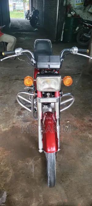 Runner Bullet 100 2017 Red