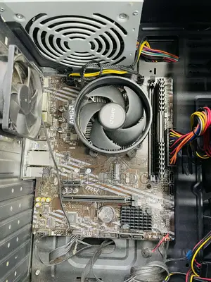 Desktop Computer 8GB AMD Ryzen 5 SSD 256GB