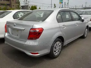 টয়োটা এক্সিও ২০২১ সিলভার
