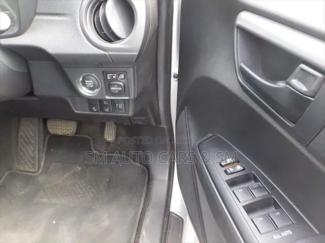 টয়োটা এক্সিও ২০২১ সিলভার