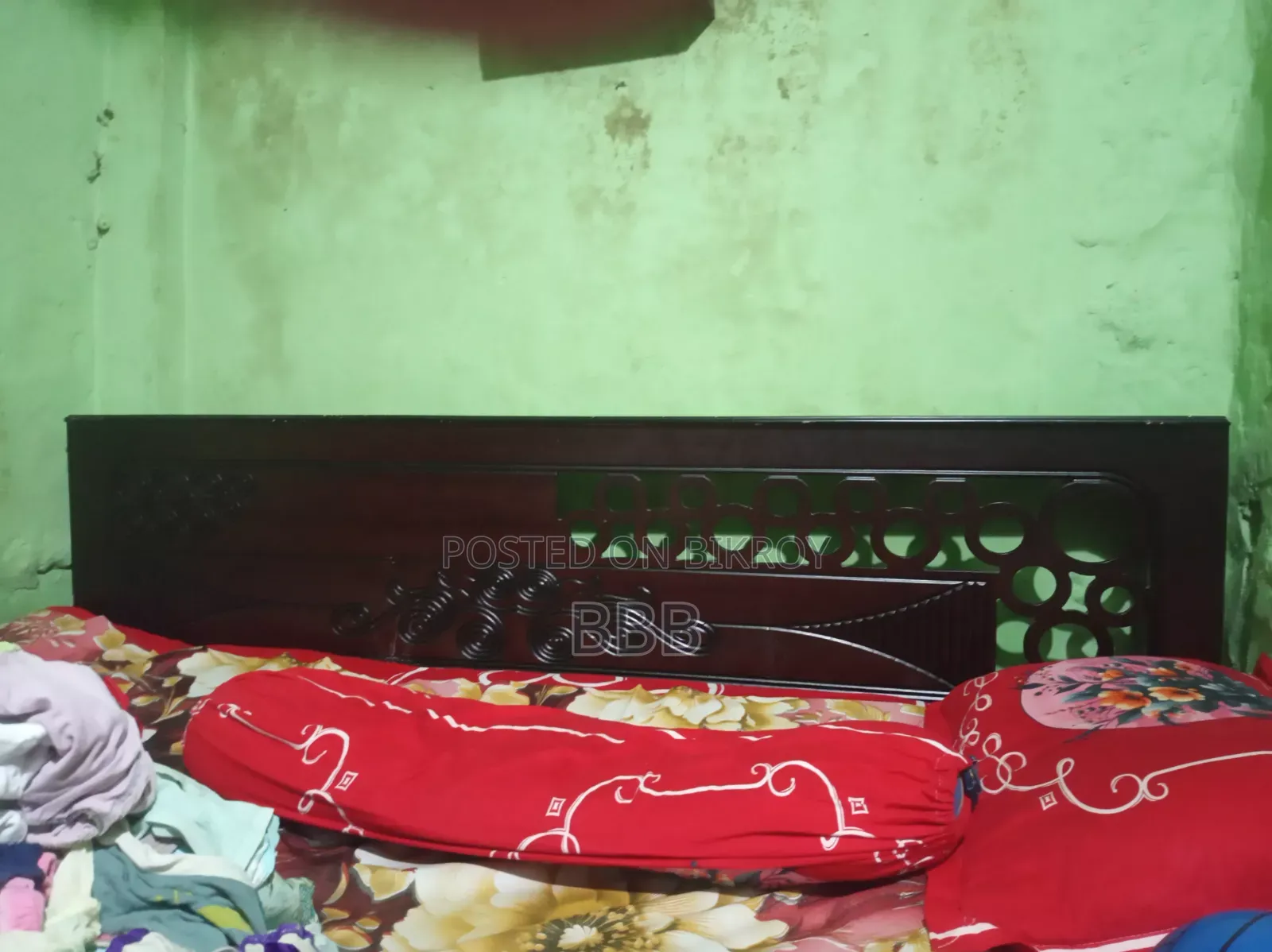 Large bed, very good, not used for long