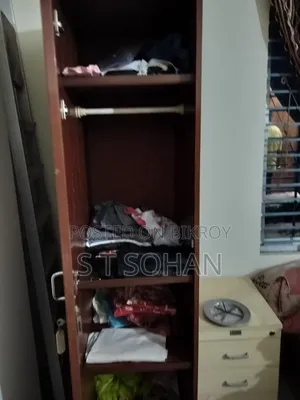 Single Door Wardrobe