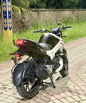 Hero Thriller 160R 2021 White