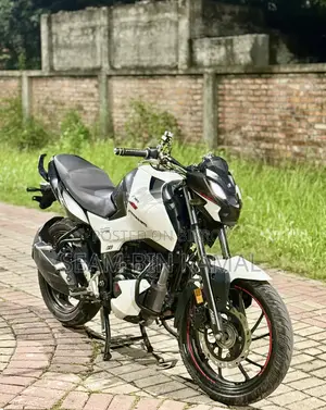 Hero Thriller 160R 2021 White