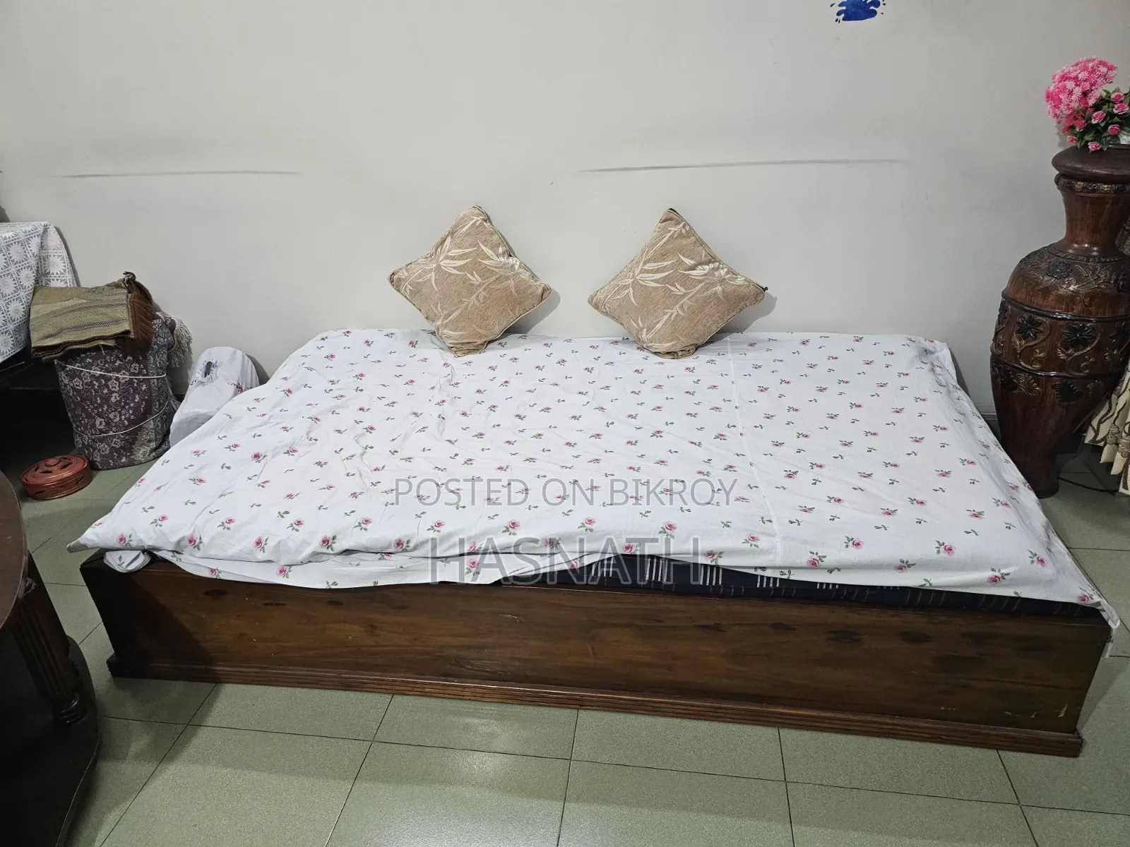 Small Bed.