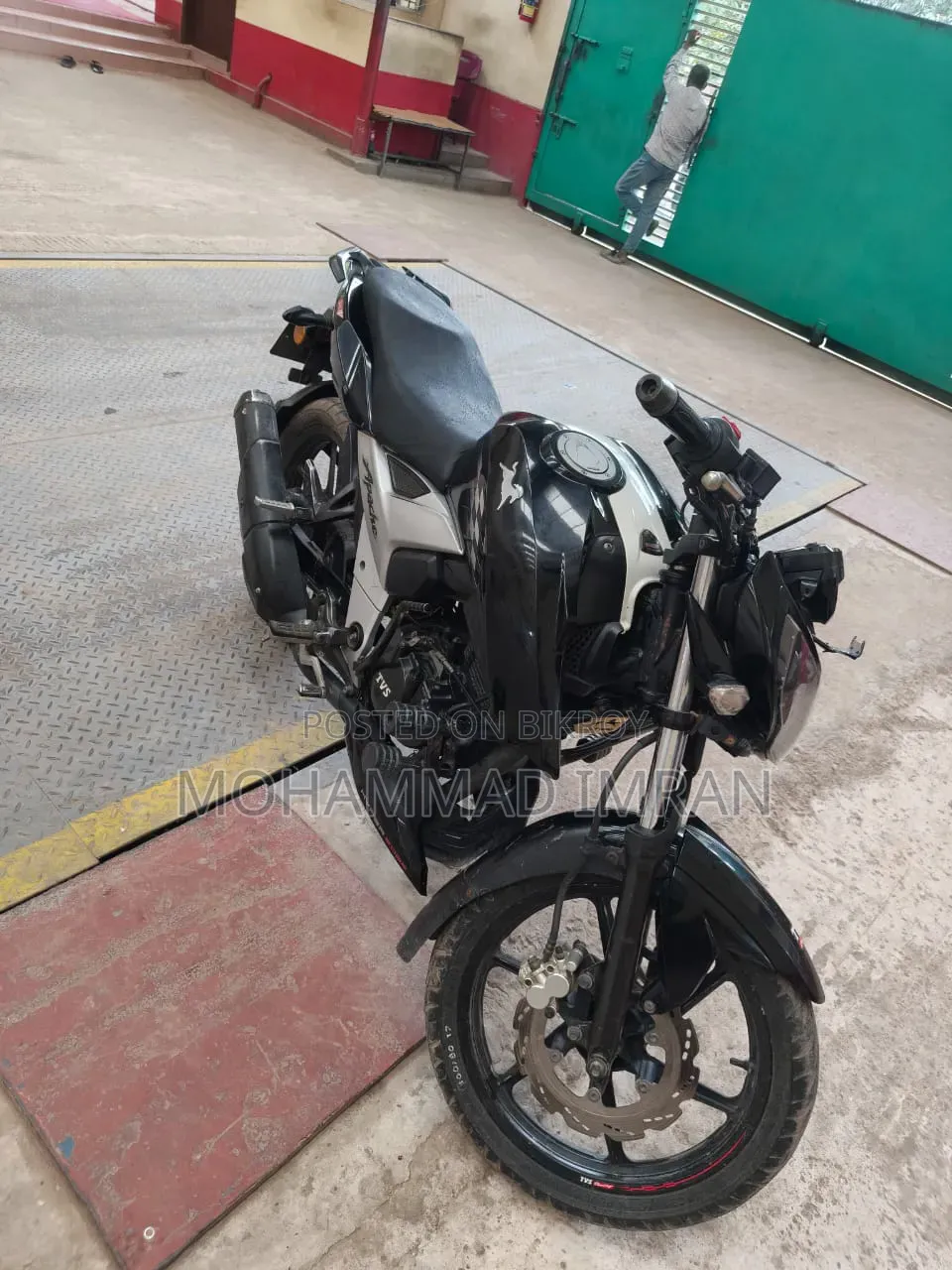 TVS Apache 160 4V 2020 Black