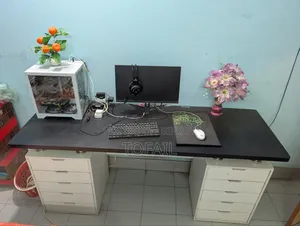 অফিস / গেমিং টেবিল