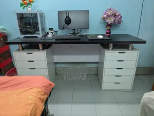 অফিস / গেমিং টেবিল