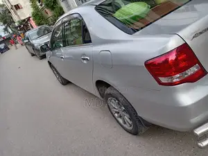 টয়োটা এক্সিও ২০১০ সিলভার