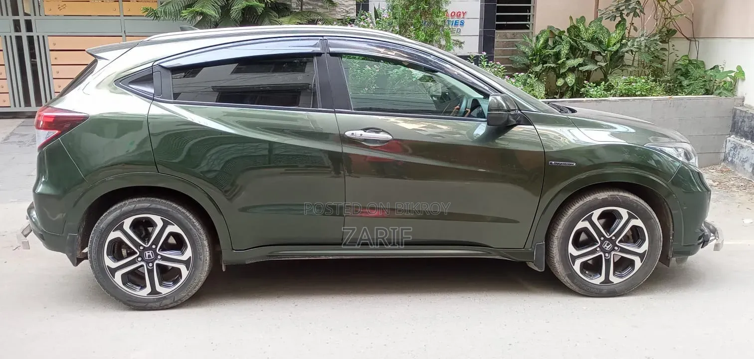 Honda Vezel 1.5 Hybrid 4WD 2014 Green