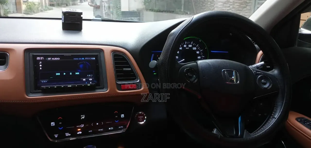 Honda Vezel 1.5 Hybrid 4WD 2014 Green