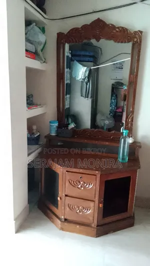 ড্রেসিং টেবিল বিক্রি হবে