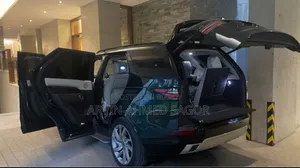 Land Rover Discovery HSE Diesel 4x4 2017 Green