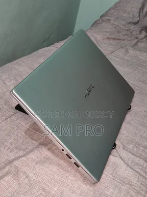 New Laptop Huawei Matebook D 15 8GB Intel Core i5 SSD 250GB