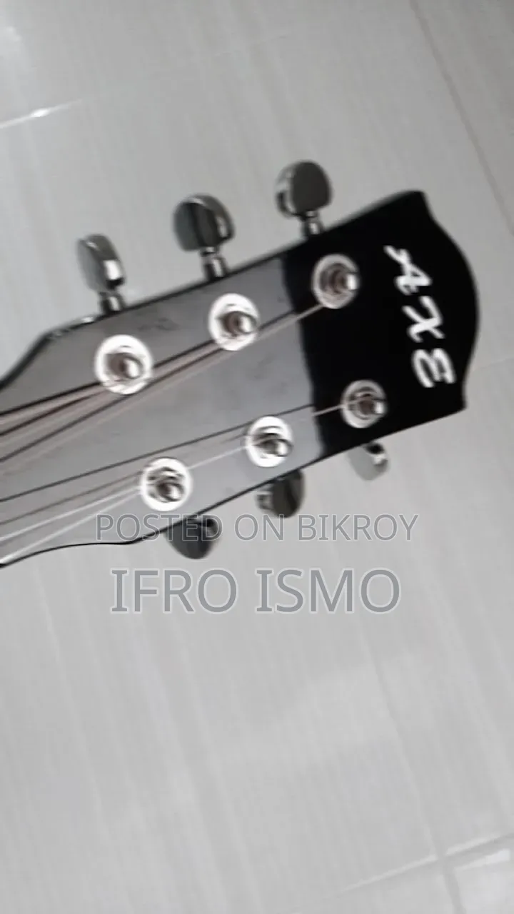 Emergency Selling Brand New Guitar With Free Items