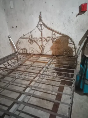 আমি একটি স্টিলের পালং বিক্রি করতে চাই আগ্রহীরা যোগাযোগ করুন