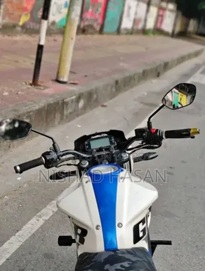 সুজুকি জিক্সার মনোটোন ২০১৭ সাদা