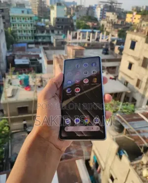 গুগল ৮ জিবি হোয়াইট