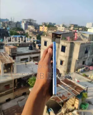 গুগল ৮ জিবি হোয়াইট
