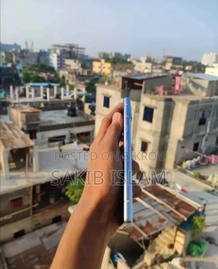 গুগল ৮ জিবি হোয়াইট