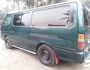 Toyota HiAce 2003 Green