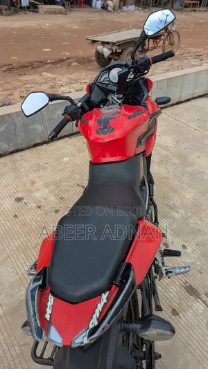 বাজাজ পালসার ১৫০ ২০১৬ রেড