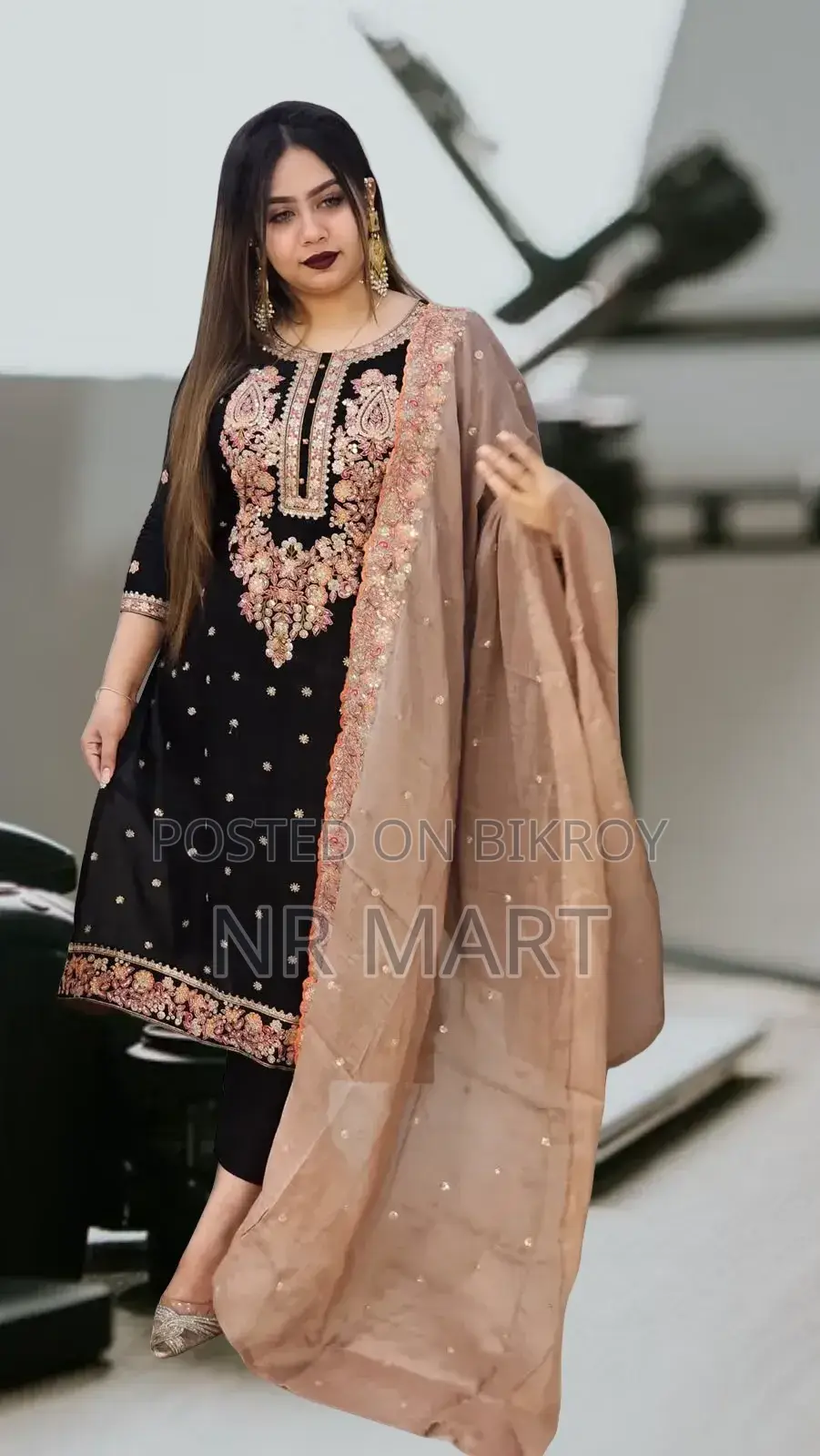 সিকোয়েন্স এমব্রয়ডারি থ্রি পিস