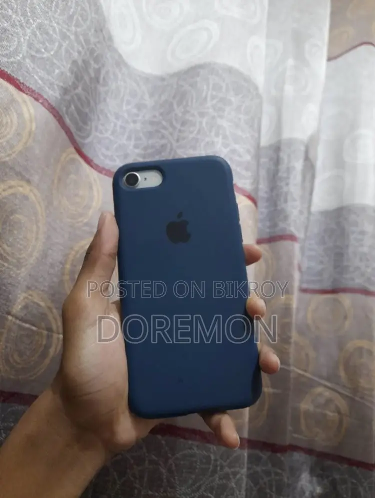 অ্যাপল আইফোন ৮ ৬৪ জিবি সাদা