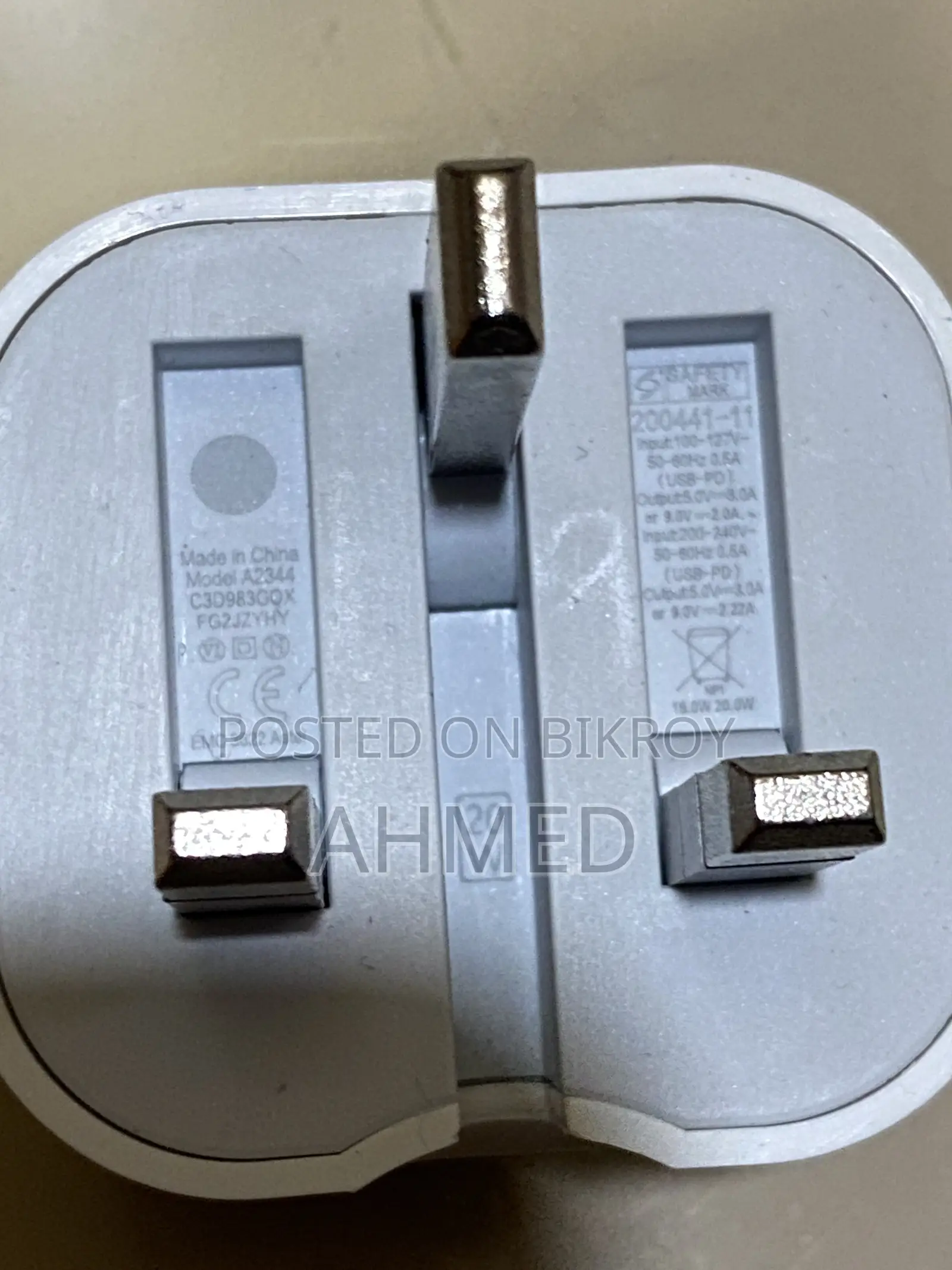 Apple Adapter 20 Watt (Urgent Sell)