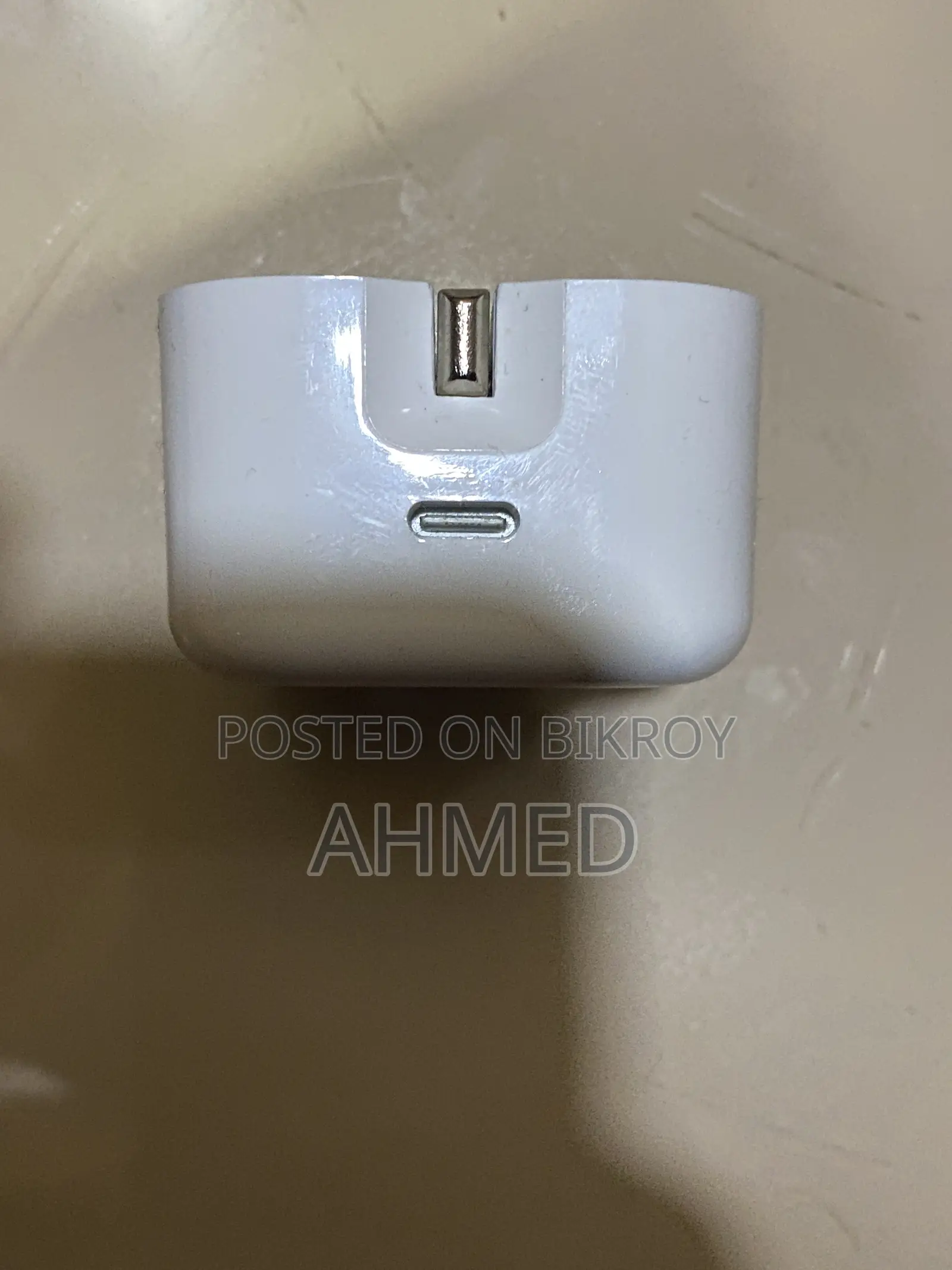 Apple Adapter 20 Watt (Urgent Sell)