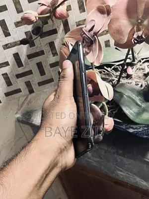 অ্যাপল আইফোন এক্স ৬৪ জিবি কালো