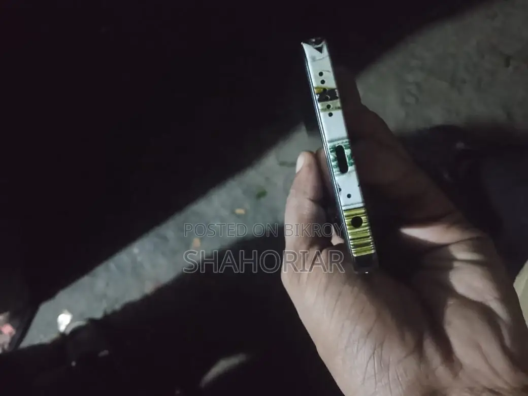 টেকনো ক্যামন ২০ ১২৮ জিবি নীল