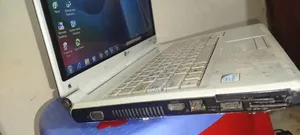 Laptop LG 2GB HDD+SSD 128GB