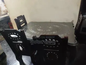 Dining table for sale