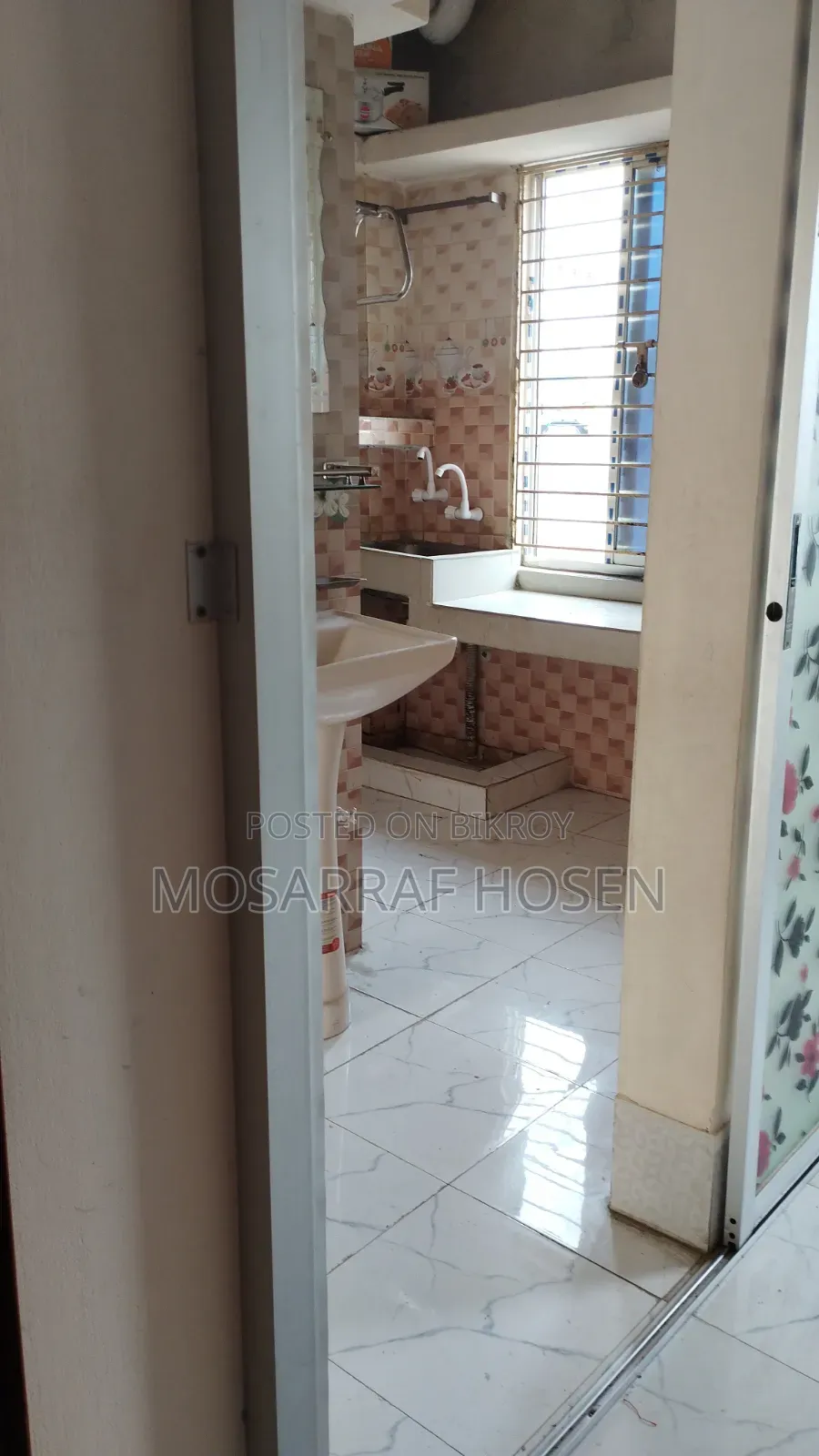 Furnished 1 Bedroom Flat in Building, Boalia for Rent