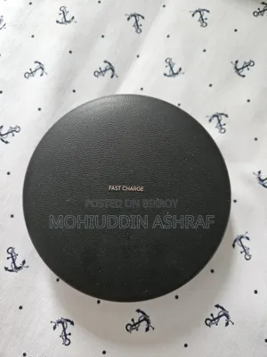 একটি স্যামসাং ওয়ারলেস চার্জার বিক্রি করা হবে