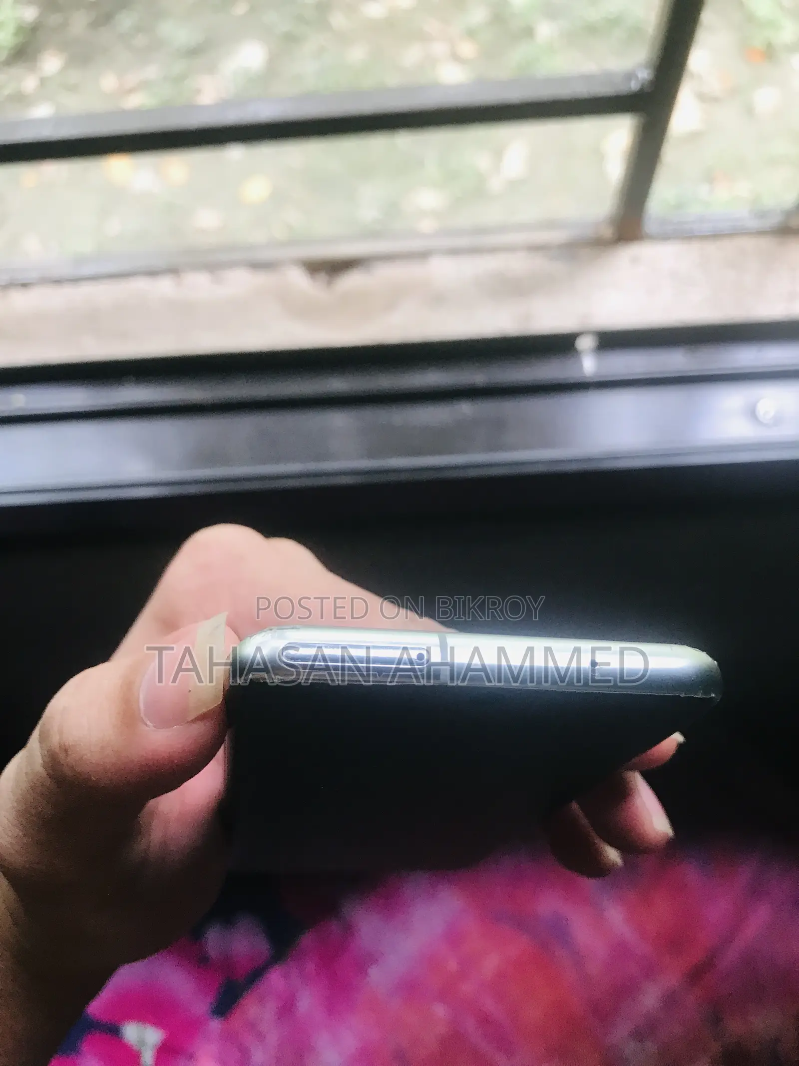 স্যামসাং এসজিএইচ-২১০০ কালো