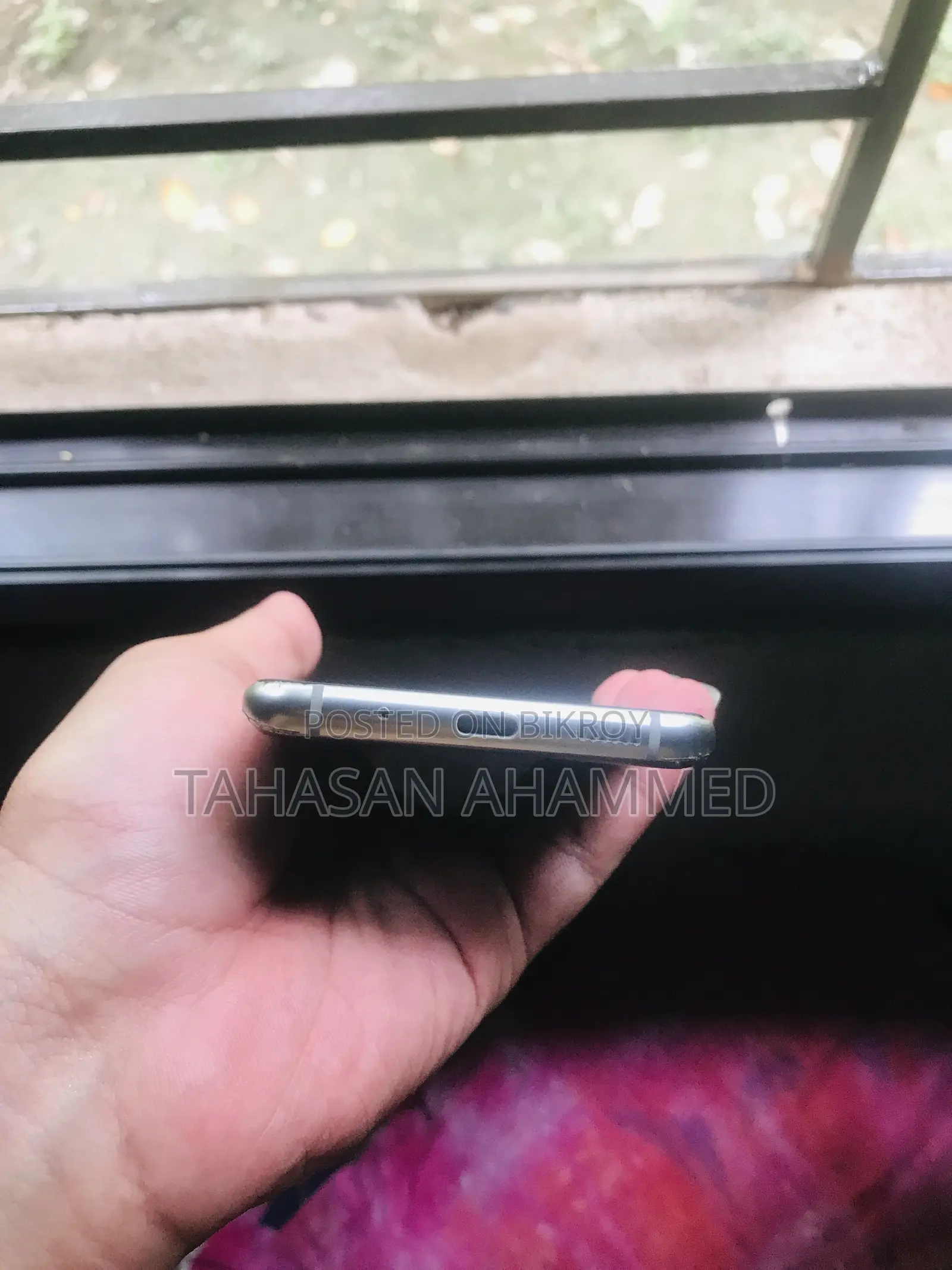 স্যামসাং এসজিএইচ-২১০০ কালো