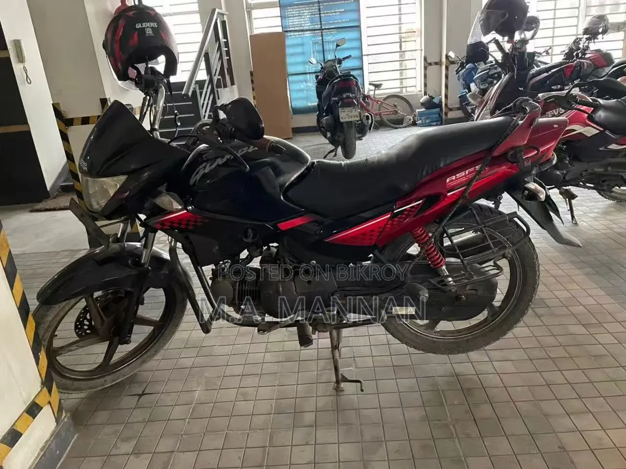 হিরো গ্ল্যামার ২০১২ কালো