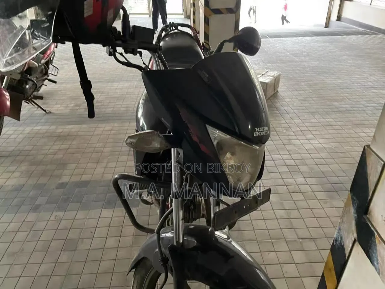 হিরো গ্ল্যামার ২০১২ কালো