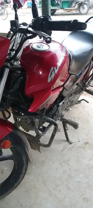 হিরো গ্ল্যামার ২০২১ লাল