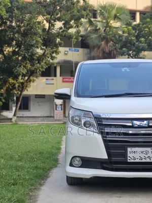 Toyota Noah 2014 Pearl