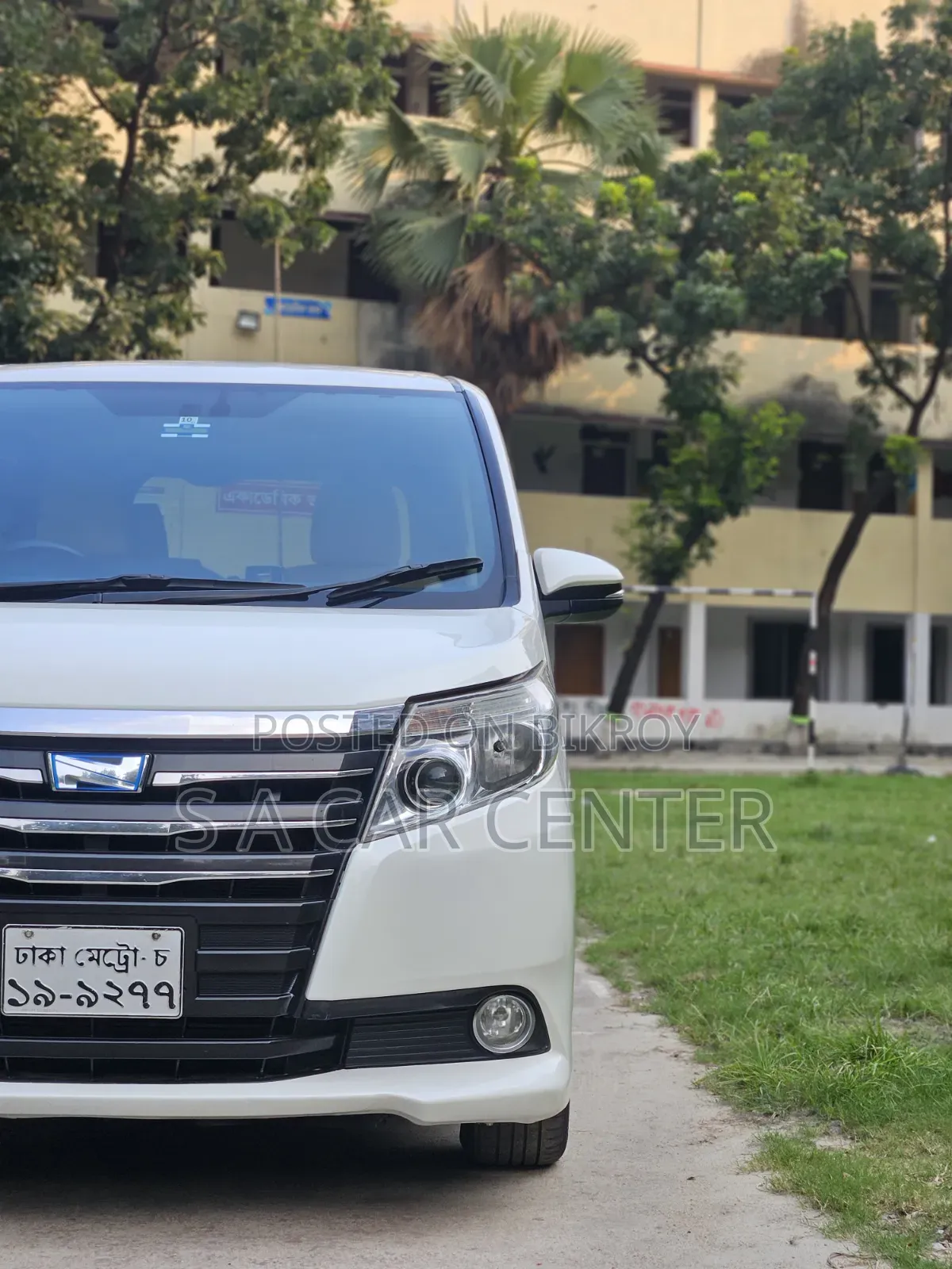 Toyota Noah 2014 Pearl