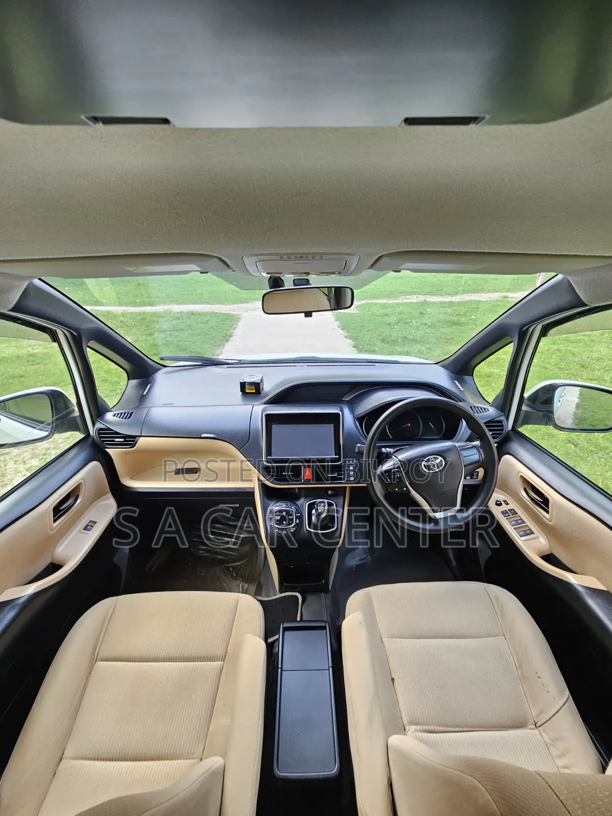 Toyota Noah 2014 Pearl