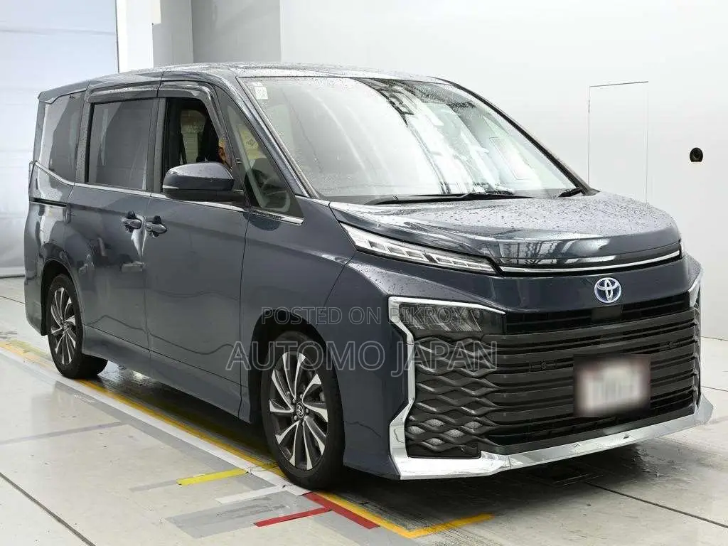 Toyota Voxy 2022 Gray