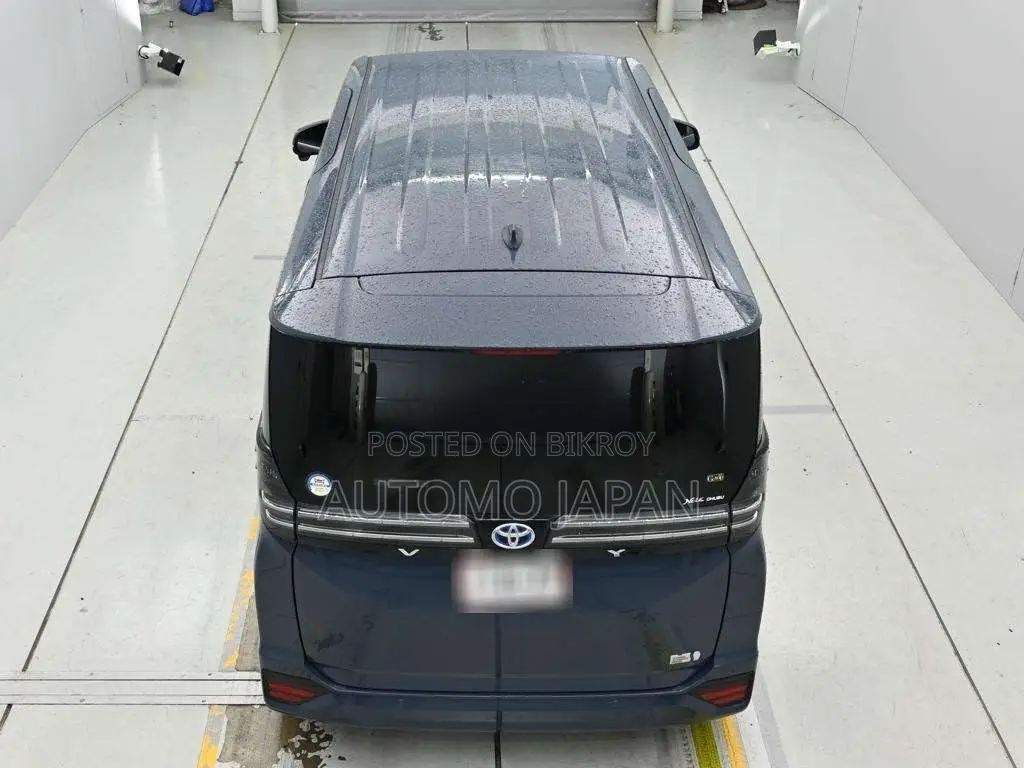 Toyota Voxy 2022 Gray