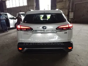 Toyota Corolla Cross 2021 Pearl