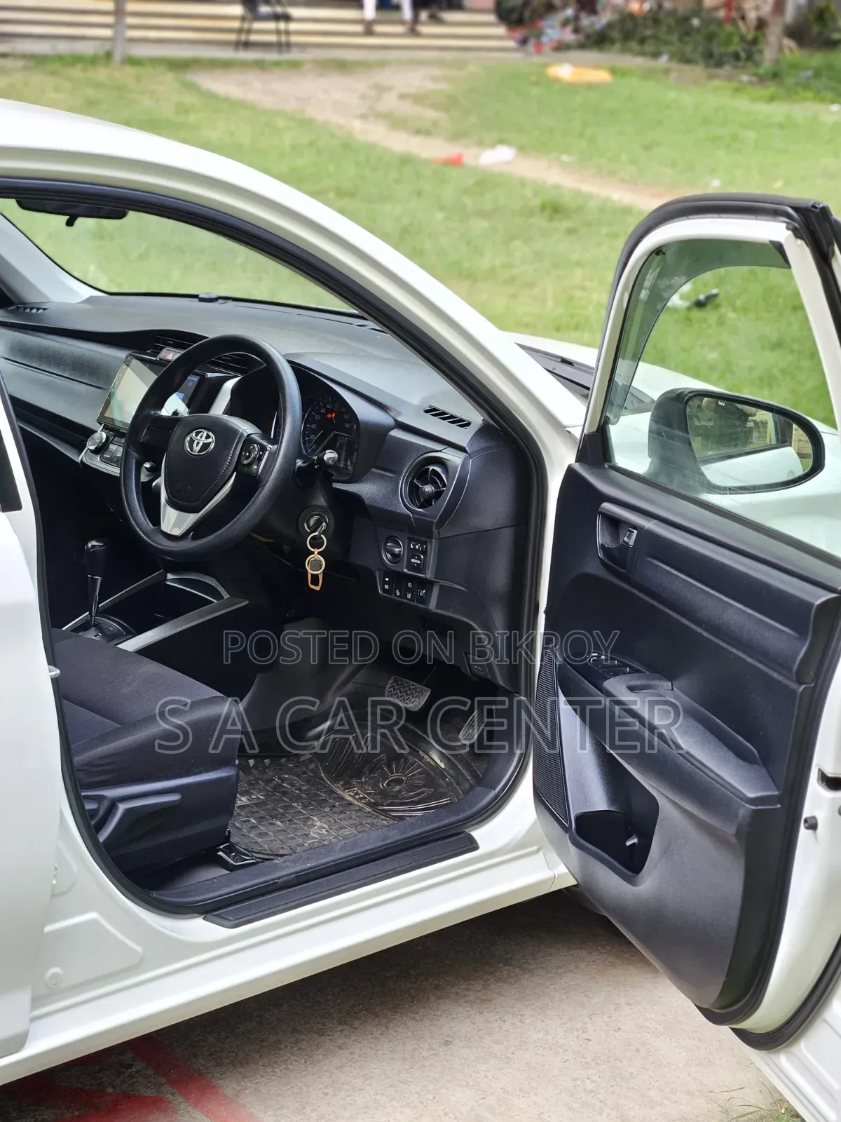 Toyota Corolla Fielder 2017 White