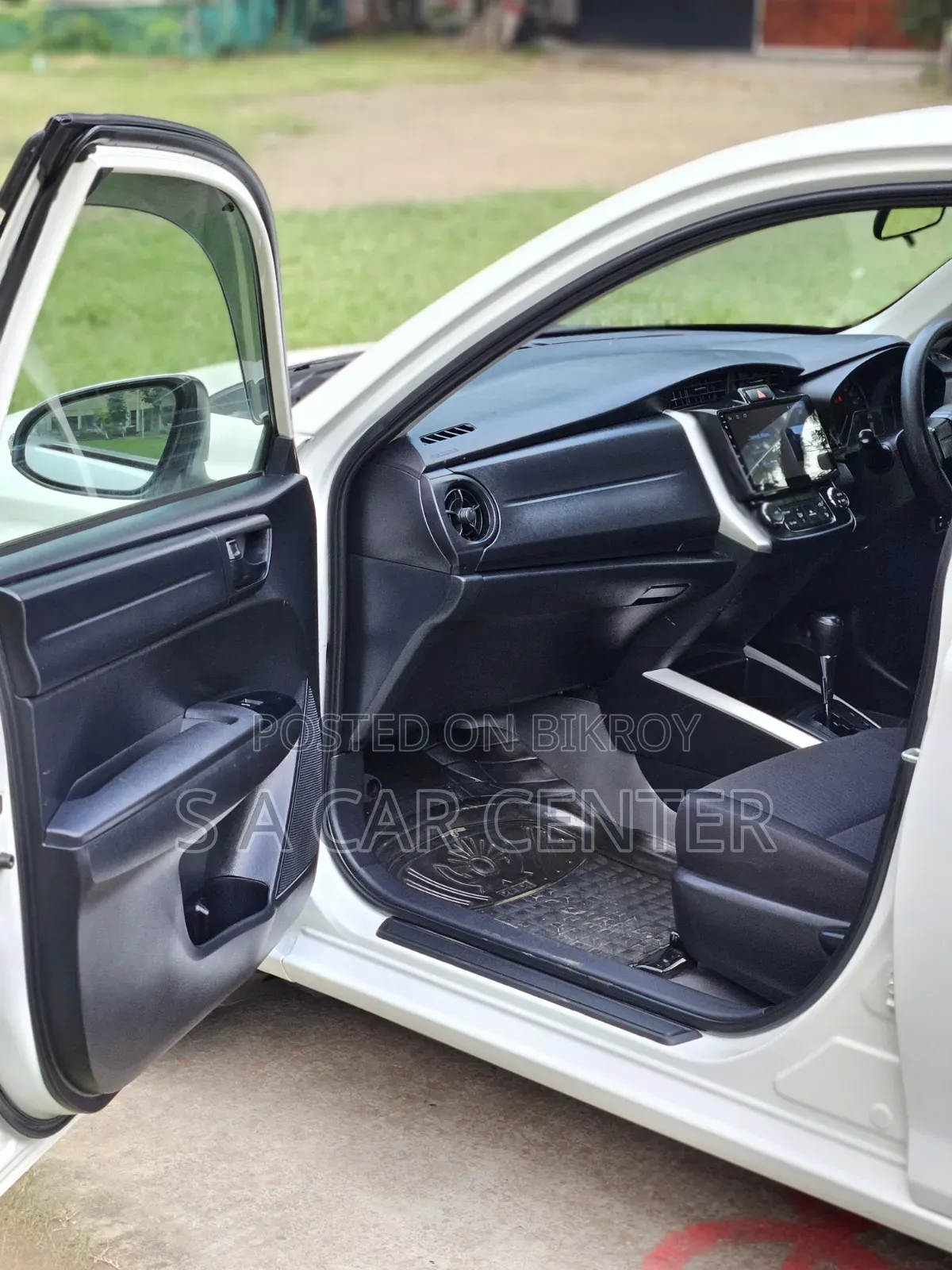 Toyota Corolla Fielder 2017 White